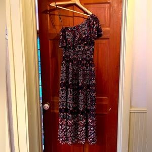 Vince Camuto size 2 one shoulder maxi dress.
